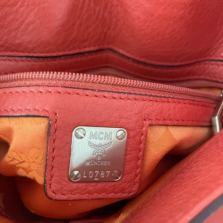 [SOLD OUT] 엠씨엠(MCM) 레더 토트 크로스백