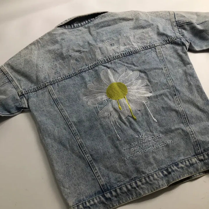 [BUNJANG] Denim Jacket Sunflower Embroidery / 데님 청자켓 해바라기 자수