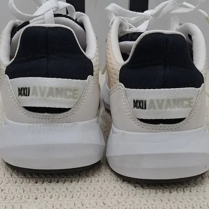 [BUNJANG] Descente Sneakers 240 / 데쌍트 운동화  240