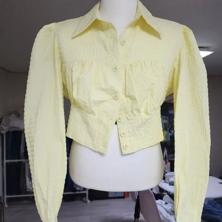 [BUNJANG] Yellow Crop Shirt / 옐로우 크롭 셔츠