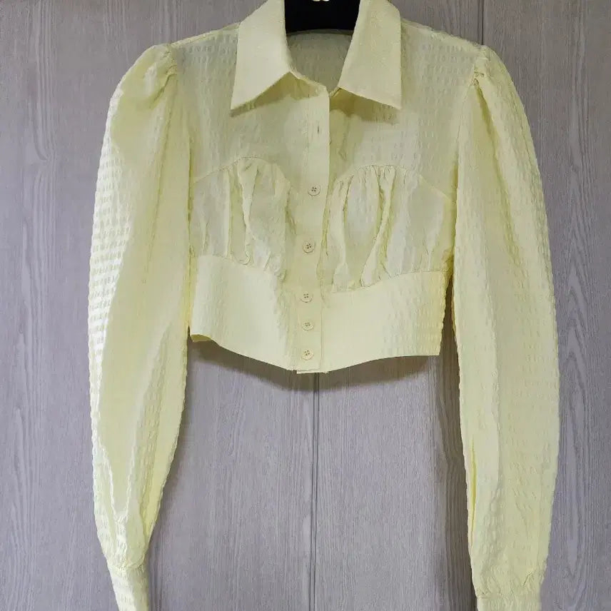 [BUNJANG] Yellow Crop Shirt / 옐로우 크롭 셔츠