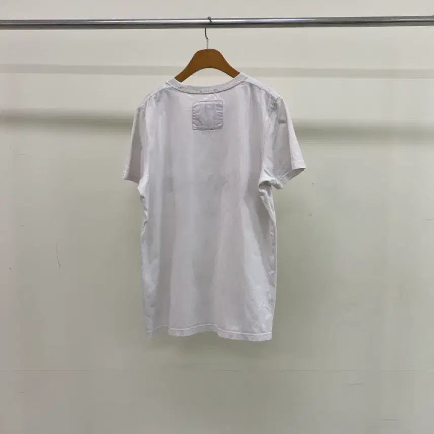 [SOLD OUT] [아베크롬비] 레드 로고 화이트 반팔티 ( L사이즈)