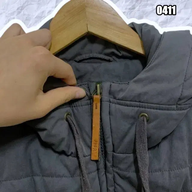 [BUNJANG] M Jeep Multi Logo Hooded Vest Padded / M 지프 멀티 로고 후드 조끼 패딩