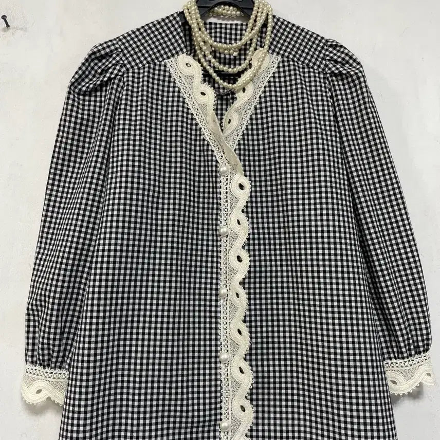 [BUNJANG] N6169 Lace-Detailed Puff Blouse / N6169 레이스배색 퍼프 블라우스.셔츠.체크