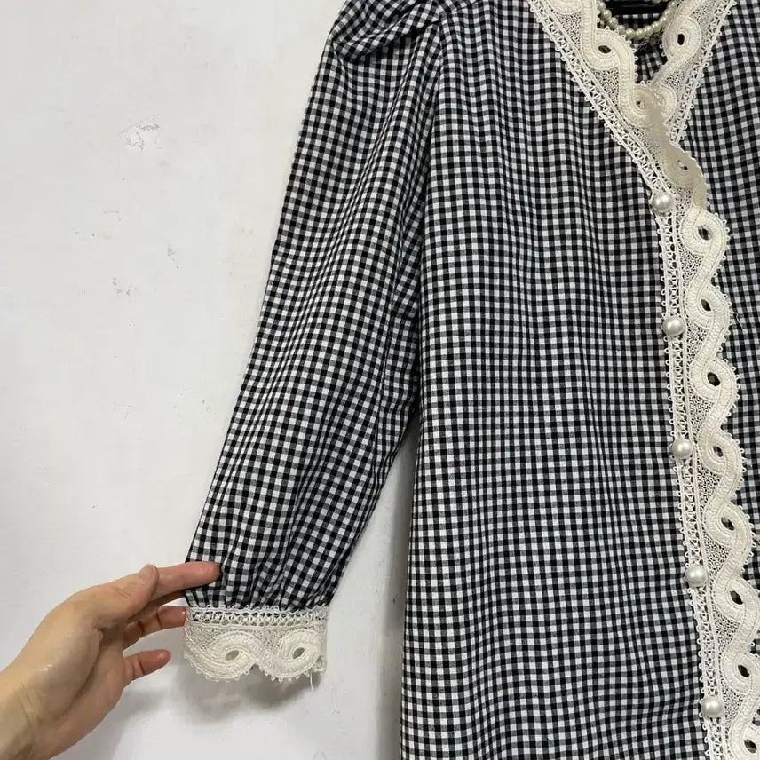 [BUNJANG] N6169 Lace-Detailed Puff Blouse / N6169 레이스배색 퍼프 블라우스.셔츠.체크
