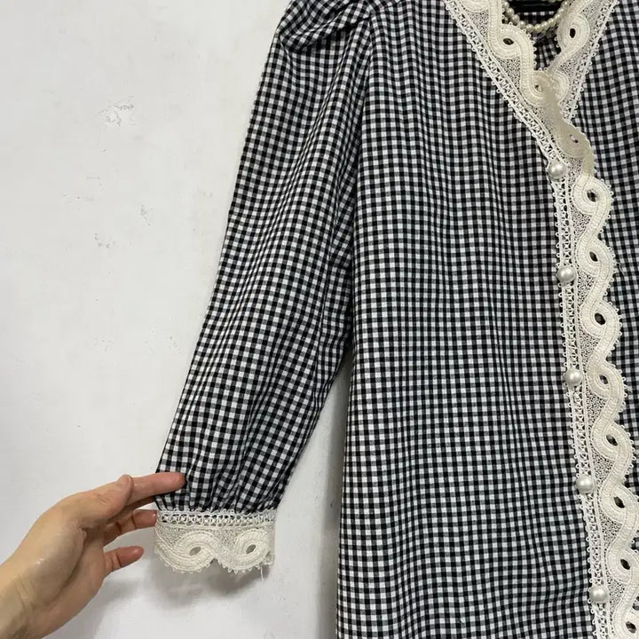 [BUNJANG] N6169 Lace-Detailed Puff Blouse / N6169 레이스배색 퍼프 블라우스.셔츠.체크