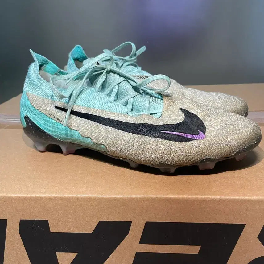 [BUNJANG] Nike Phantom Soccer Cleats 245 / 나이키 팬텀 축구화 245