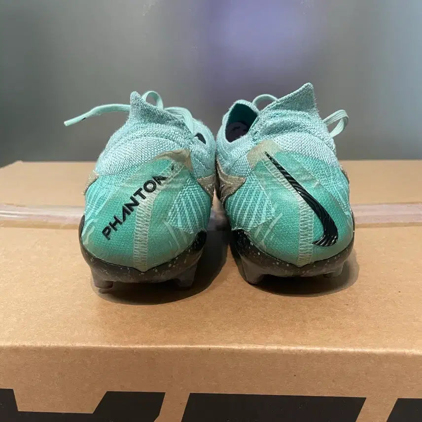 [BUNJANG] Nike Phantom Soccer Cleats 245 / 나이키 팬텀 축구화 245