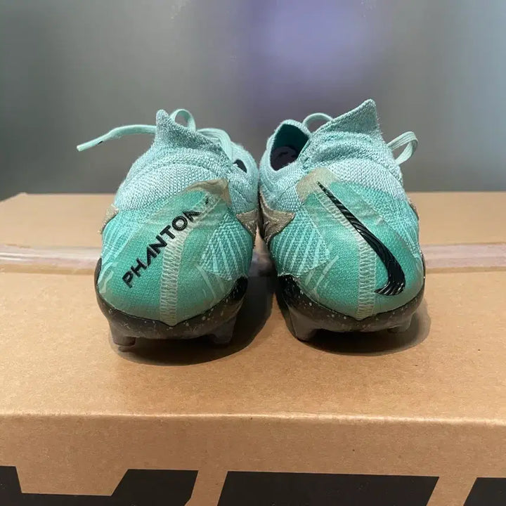 [BUNJANG] Nike Phantom Soccer Cleats 245 / 나이키 팬텀 축구화 245
