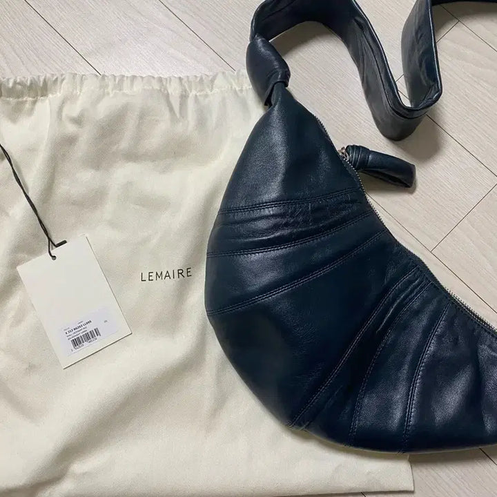 [SOLD OUT] 르메르 크루아상 스몰백 미드나잇 그린