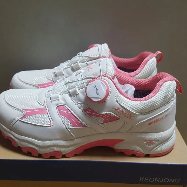 [SOLD OUT] (새상품)여성 245사이즈 다이얼 운동화 등산화 프로월드컵