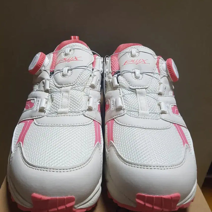 [SOLD OUT] (새상품)여성 245사이즈 다이얼 운동화 등산화 프로월드컵