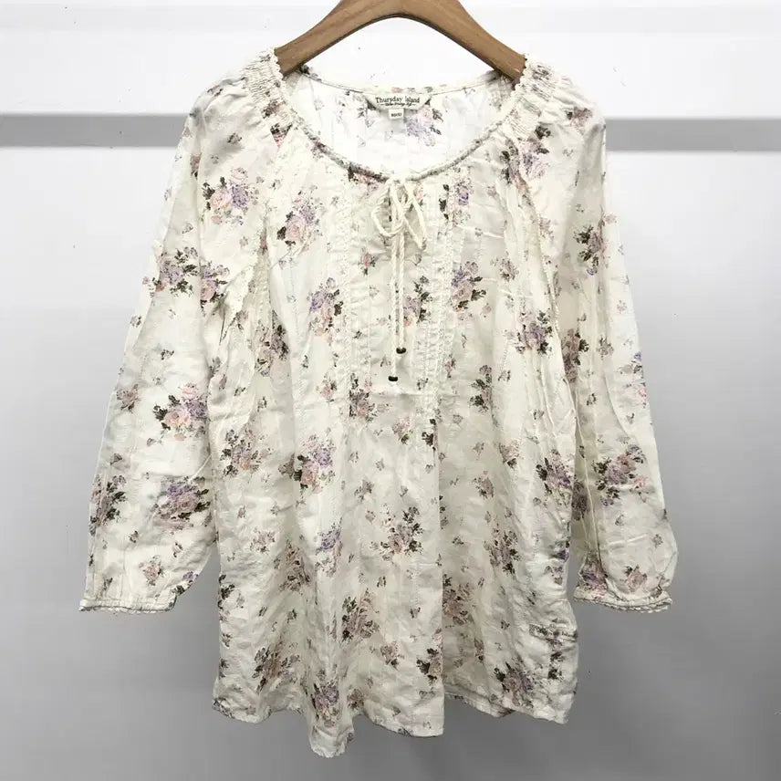 [BUNJANG] Thursday Island Floral Lace Blouse / 써스데이아일랜드 플라워 레이스 블라우스 S