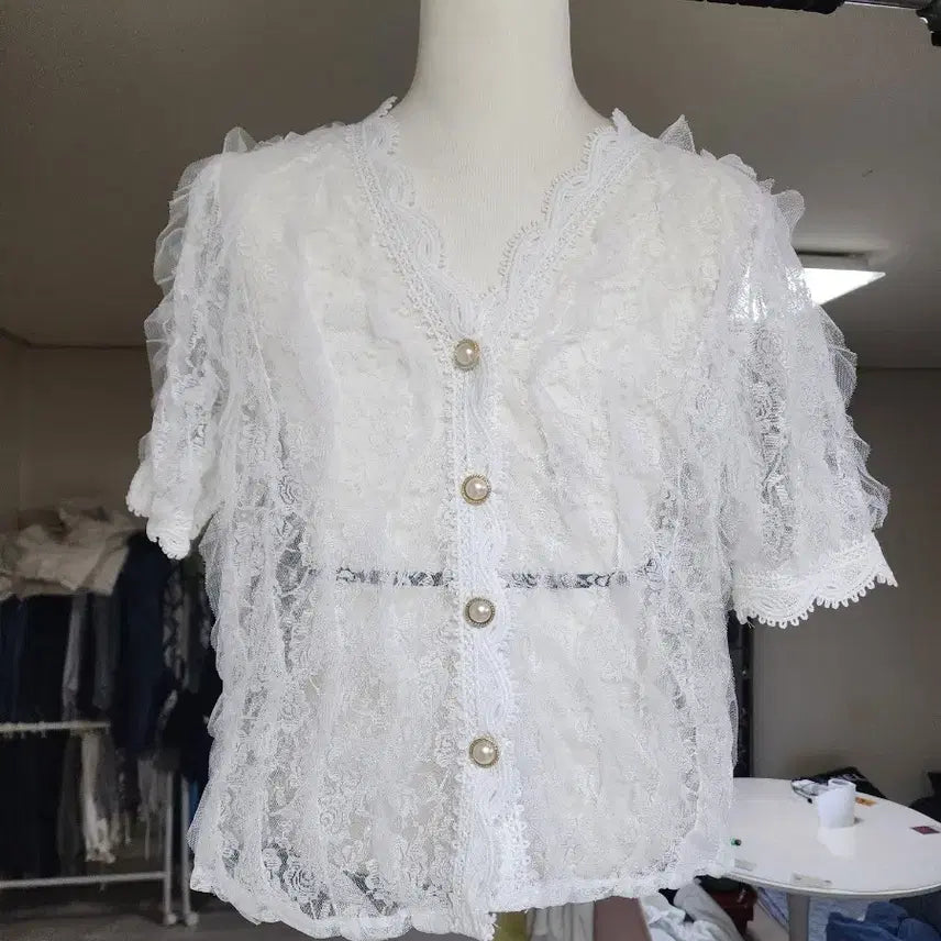 [BUNJANG] White Lace See-through Cardigan / 화이트 레이스 시스루 가디건.