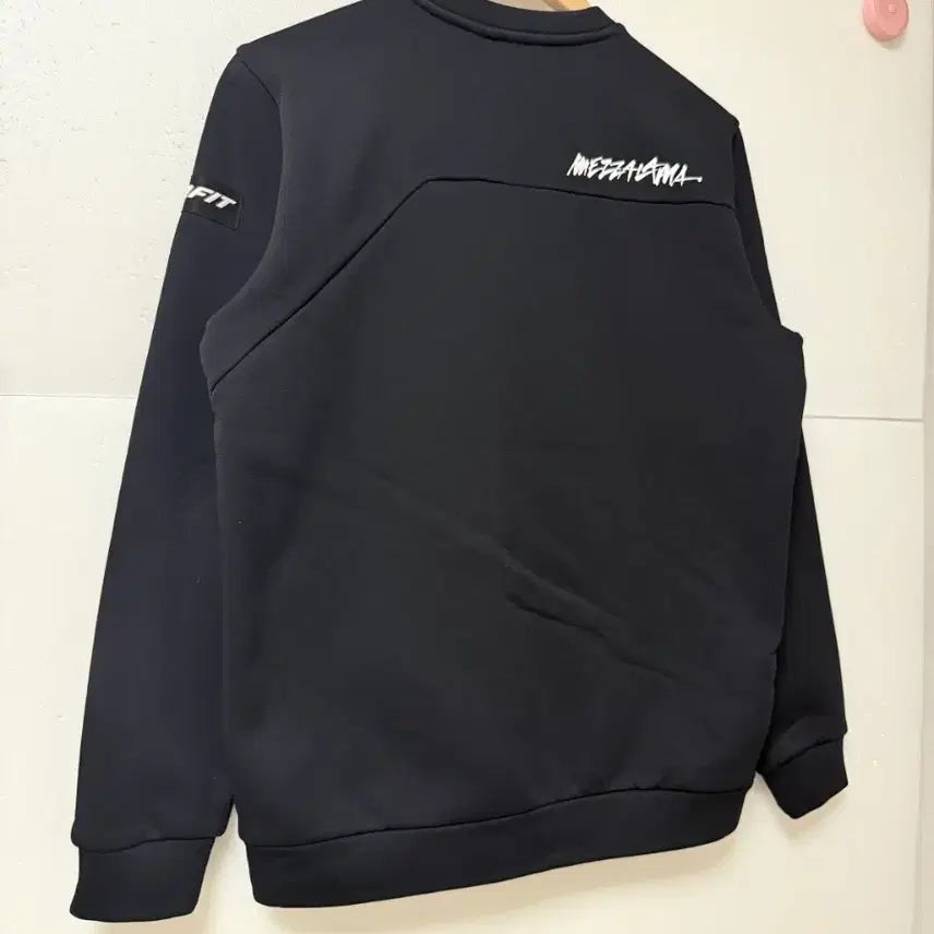 [BUNJANG] DYNAFIT Functional Sweatshirt Black Training M / 다이나핏(DYNAFIT) 기능성 맨투맨 블랙 트레이닝 M
