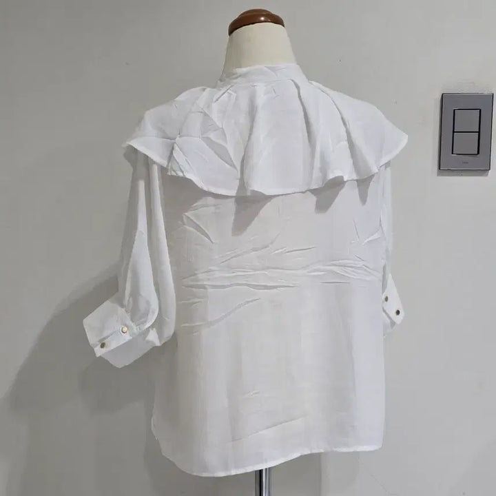 [BUNJANG] GRL Vintage White Frill Collar Romantic Blouse / GRL 일본빈티지)화이트 프릴카라 공겜여주st 로맨틱 블라우스