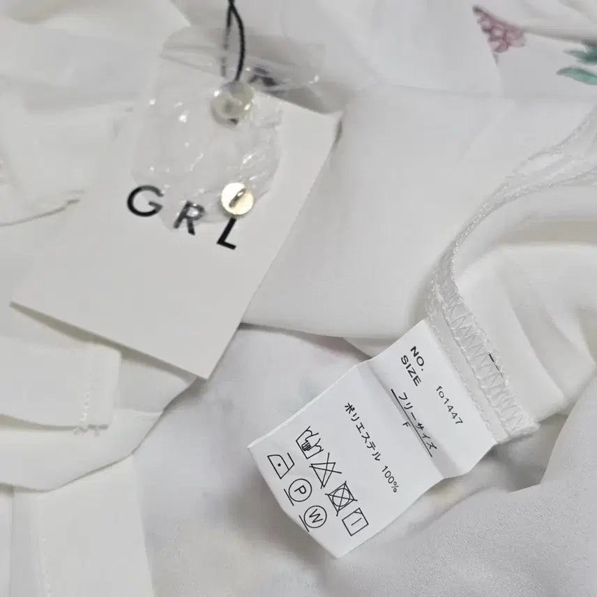 [BUNJANG] GRL Vintage White Frill Collar Romantic Blouse / GRL 일본빈티지)화이트 프릴카라 공겜여주st 로맨틱 블라우스