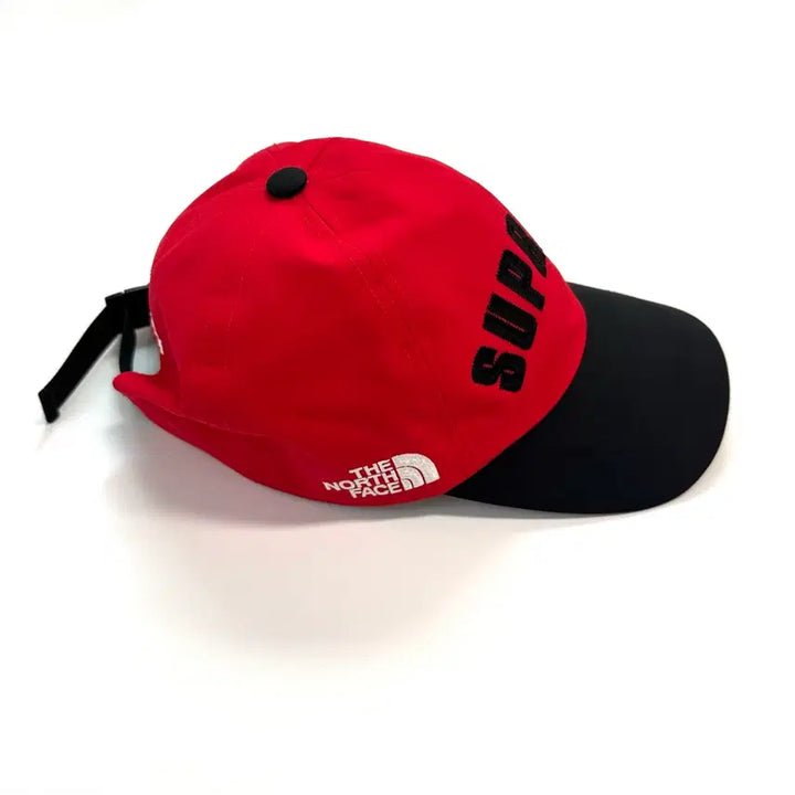 [SOLD OUT] 슈프림 x 노스페이스 고어텍스 6패널 캡