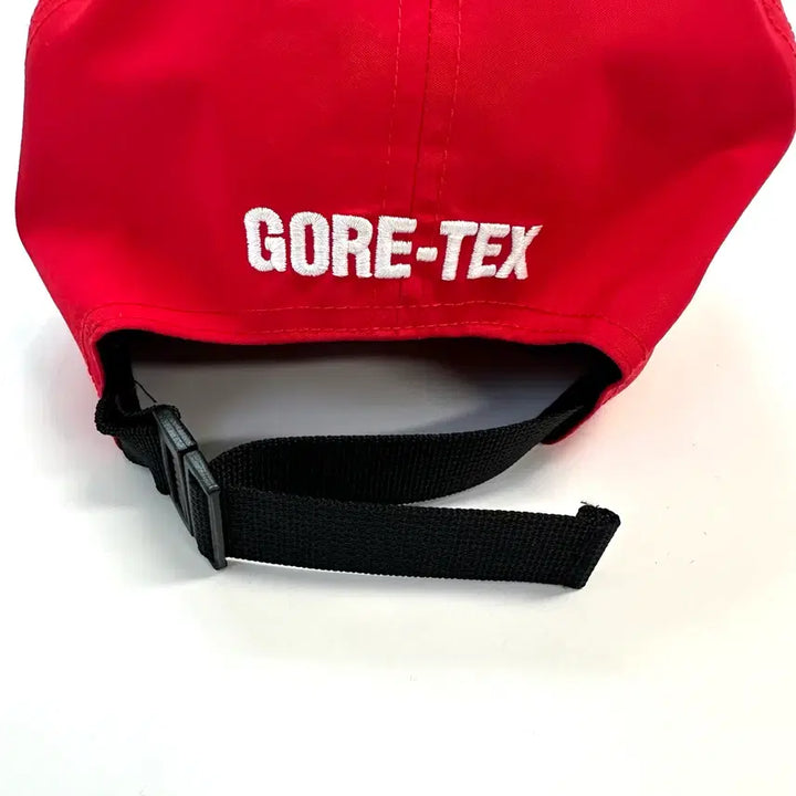 [SOLD OUT] 슈프림 x 노스페이스 고어텍스 6패널 캡