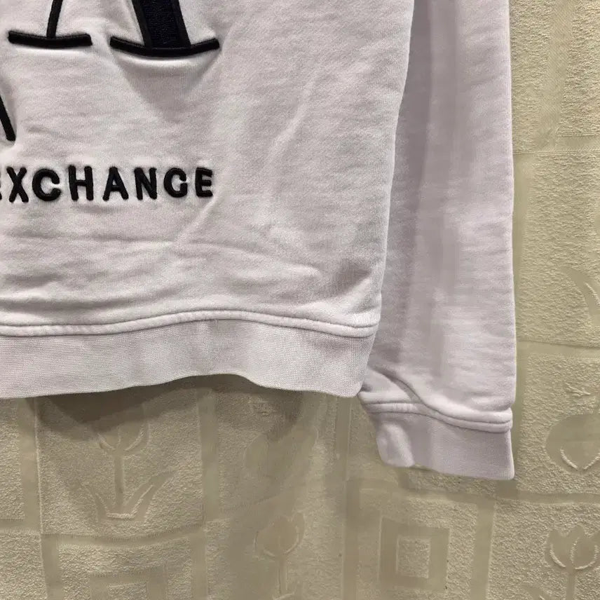 [BUNJANG] Armani Exchange White Crewneck Sweatshirt / 아르마니 익스체인지 화이트 맨투맨 티셔츠 S