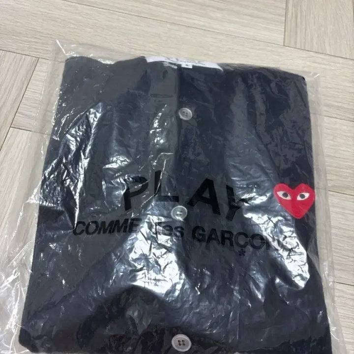 [SOLD OUT] 꼼데가르송 가디건 새상품