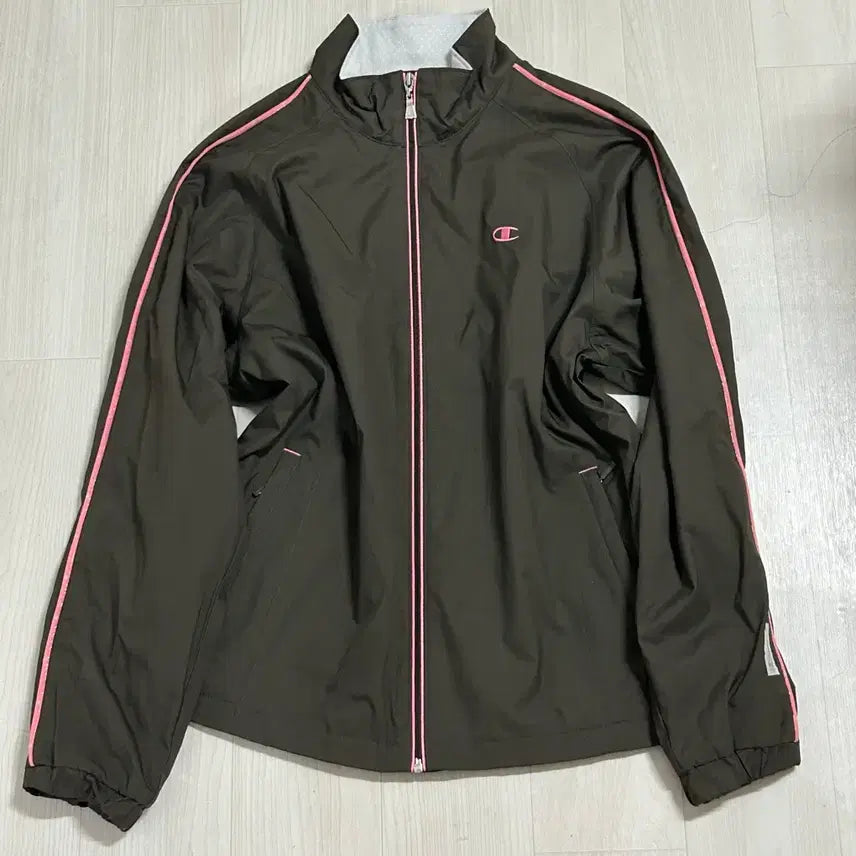 [BUNJANG] Champion Chocolate Strawberry Line Windbreaker / 00s 챔피온 초코딸기 라인 바람막이