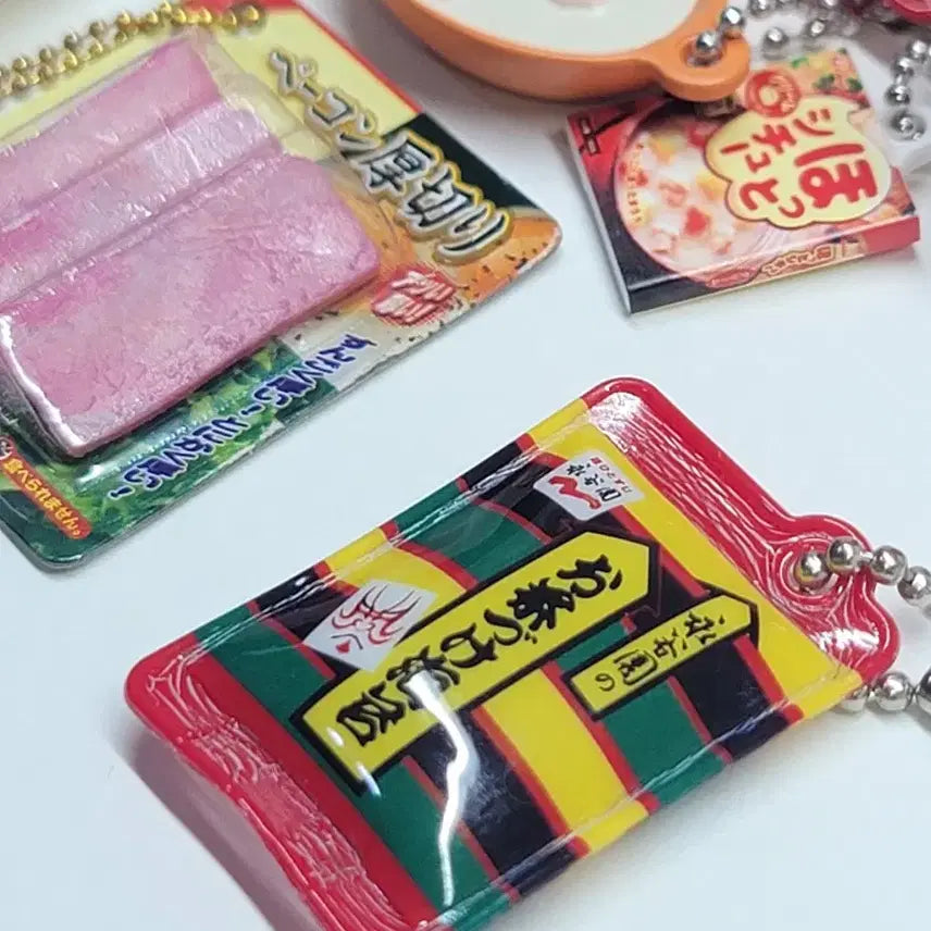 [BUNJANG] Bandai Gashapon Red Food Keychain Bundle Set / 반다이 가샤폰 빨간음식 키링 7종 일괄 1.4 (김치, 베이컨 등)