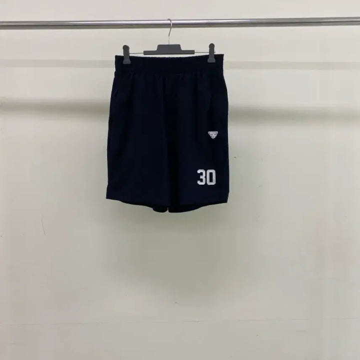[SOLD OUT] [다이나핏] 검정 가능성 숏 팬츠 ( 허리:26-27)