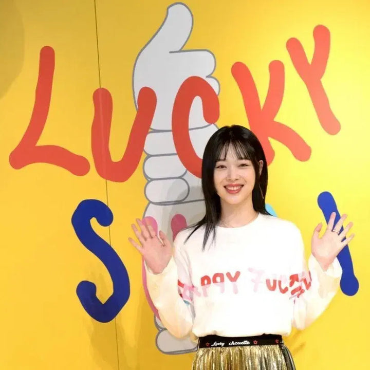 [BUNJANG] Lucky Chouette x Jinri Market Sulli Collaboration Sweatshirt / 진리상점 x 럭키슈에뜨 콜라보 에프엑스 설리 최진리 팝업 맨투맨 굿즈