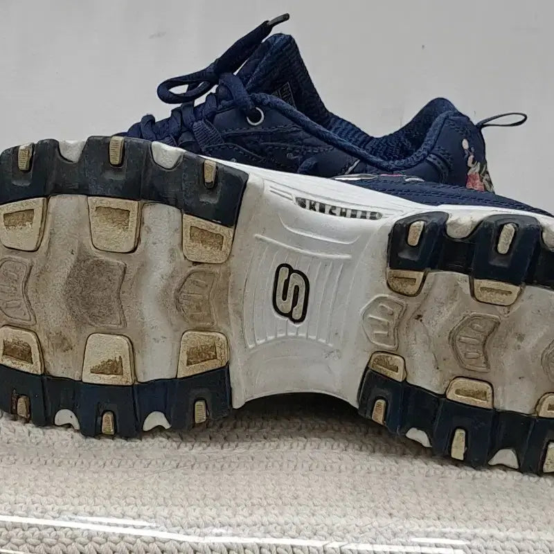 [BUNJANG] Skechers Navy Sneakers 240 / 스켓쳐스 운동화  240