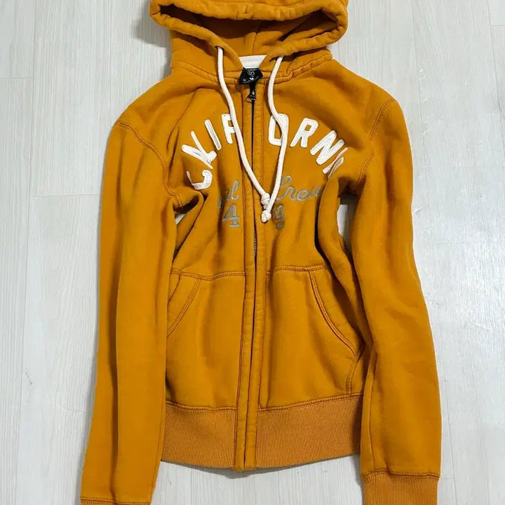 [SOLD OUT] 후아유 머스타드 옐로우 후드집업