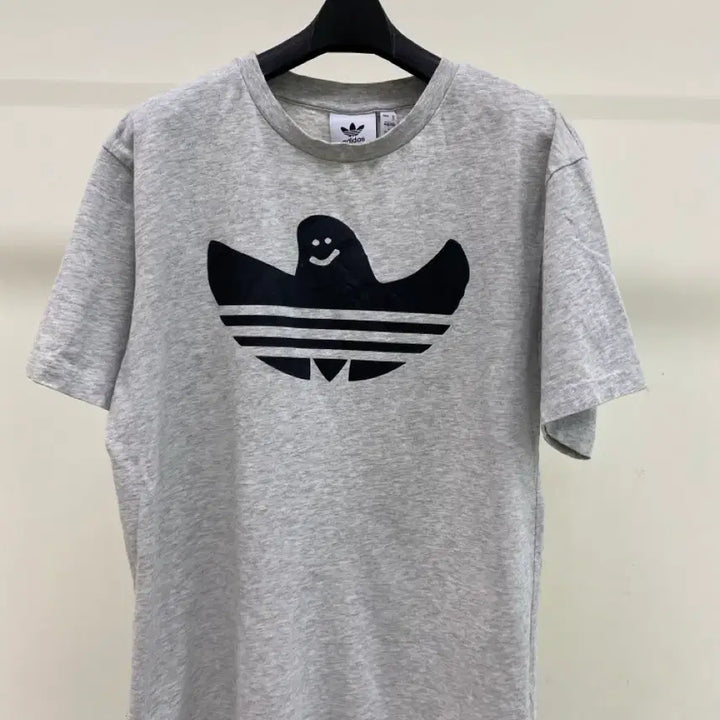 [SOLD OUT] [아디다스] 회색 여성 정면 로고 반팔티( (55-66추천)
