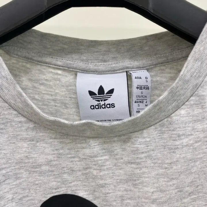 [SOLD OUT] [아디다스] 회색 여성 정면 로고 반팔티( (55-66추천)