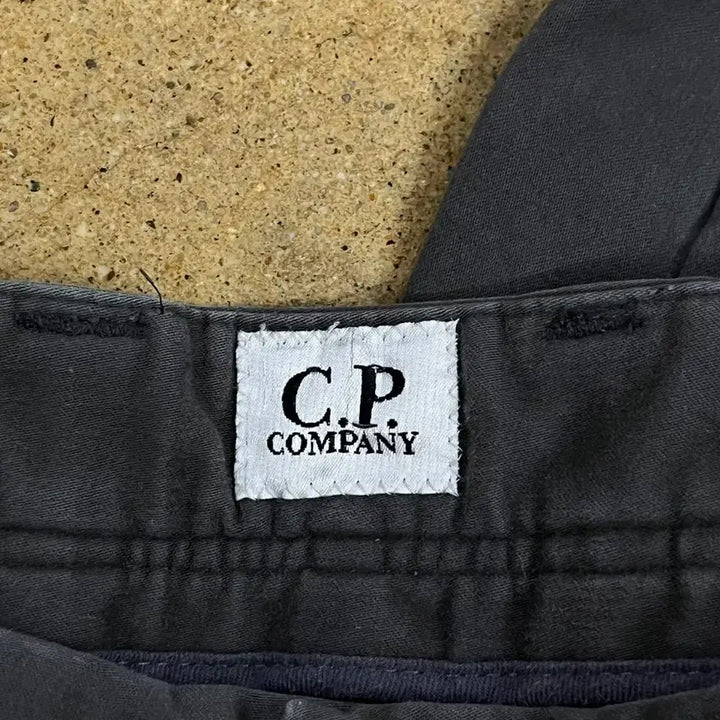 [SOLD OUT] [정품/86] C.P. 컴퍼니 카고 바지 블랙