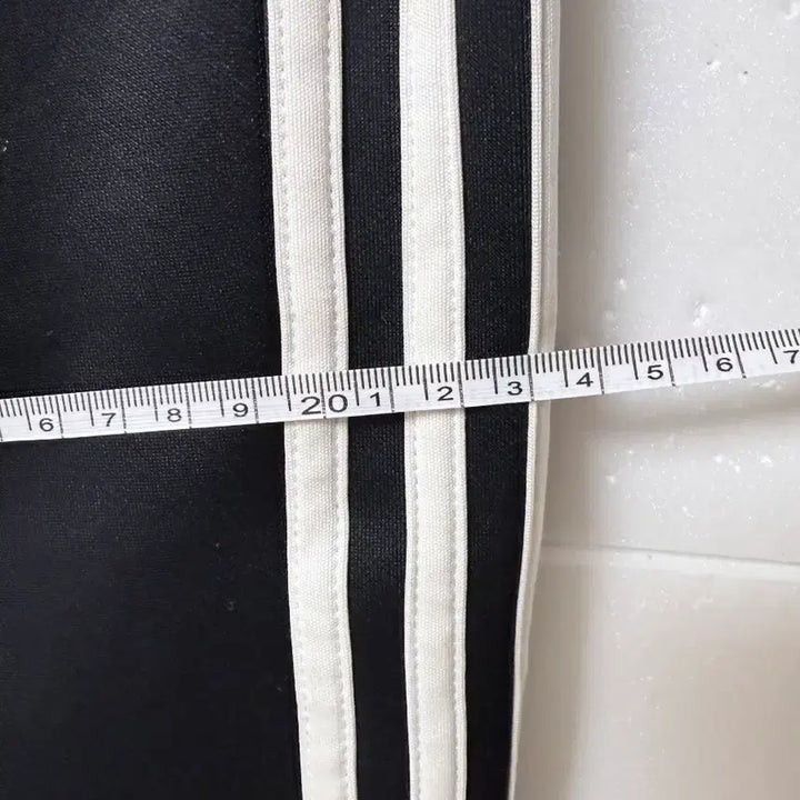 [SOLD OUT] 아디다스(adidas) 삼선 트레이닝 팬츠 블랙M