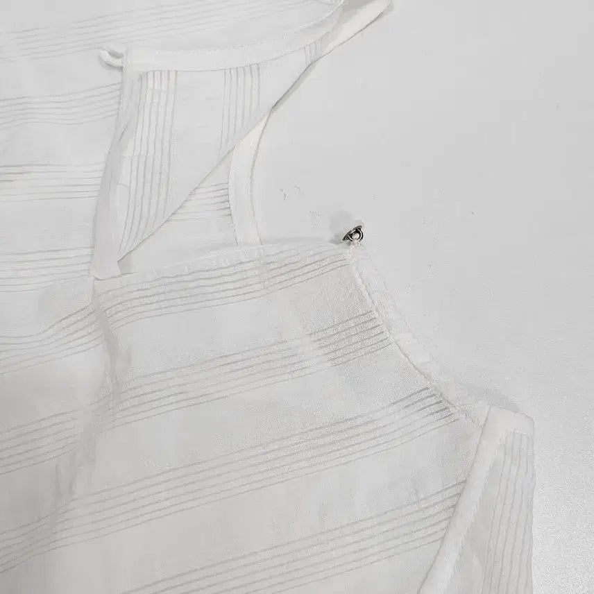 [BUNJANG] Sisley Ruffle Blouse / 시슬리 러플 블라우스