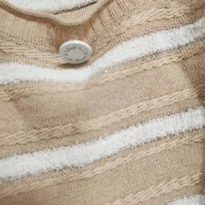 [BUNJANG] Beige Striped Horse Pattern Knit Sweater / 베이지 스트라이프 말 패턴 니트