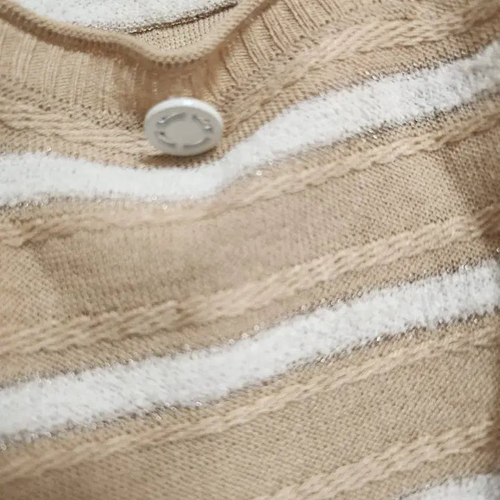 [BUNJANG] Beige Striped Horse Pattern Knit Sweater / 베이지 스트라이프 말 패턴 니트