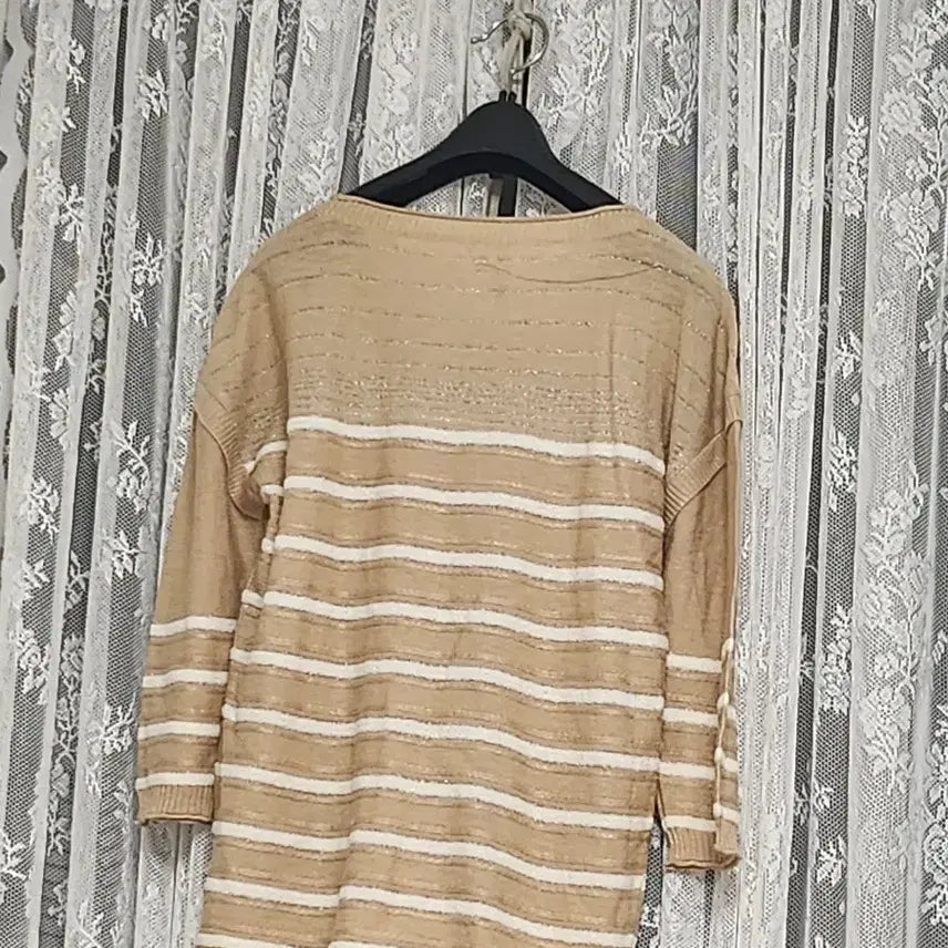 [BUNJANG] Beige Striped Horse Pattern Knit Sweater / 베이지 스트라이프 말 패턴 니트