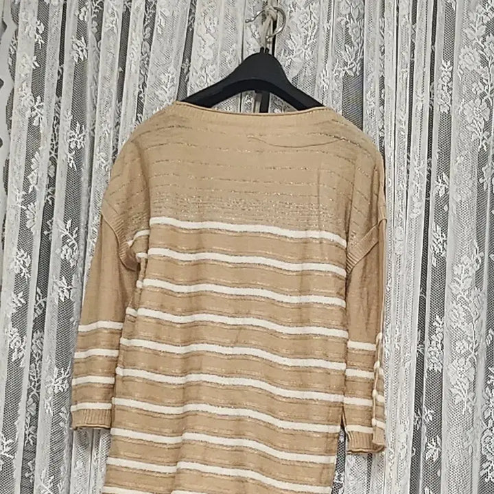 [BUNJANG] Beige Striped Horse Pattern Knit Sweater / 베이지 스트라이프 말 패턴 니트