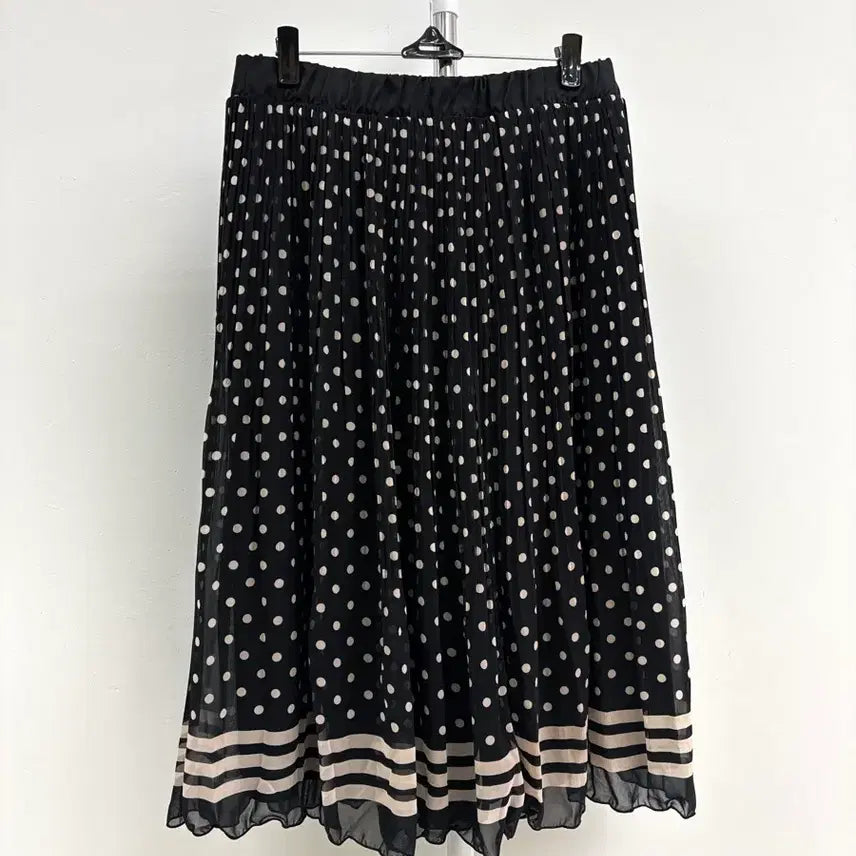[SOLD OUT] 일본빈티지 블랙 베이지 도트 플리츠 미디 스커트 치마