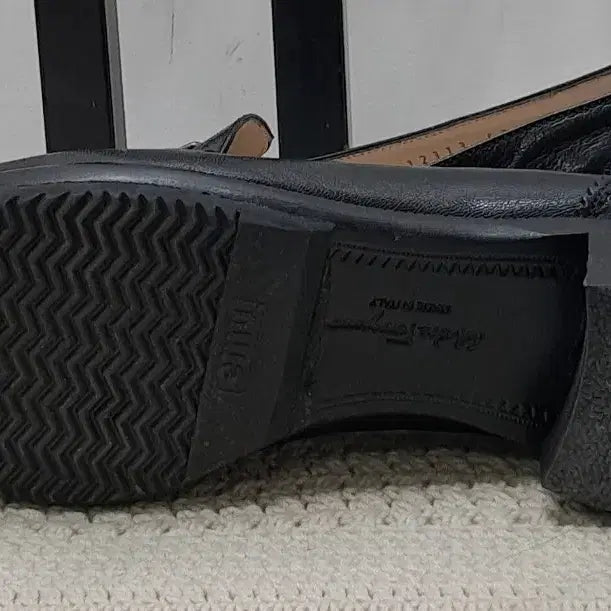 [SOLD OUT] 페라가모 정품 구두 6.5