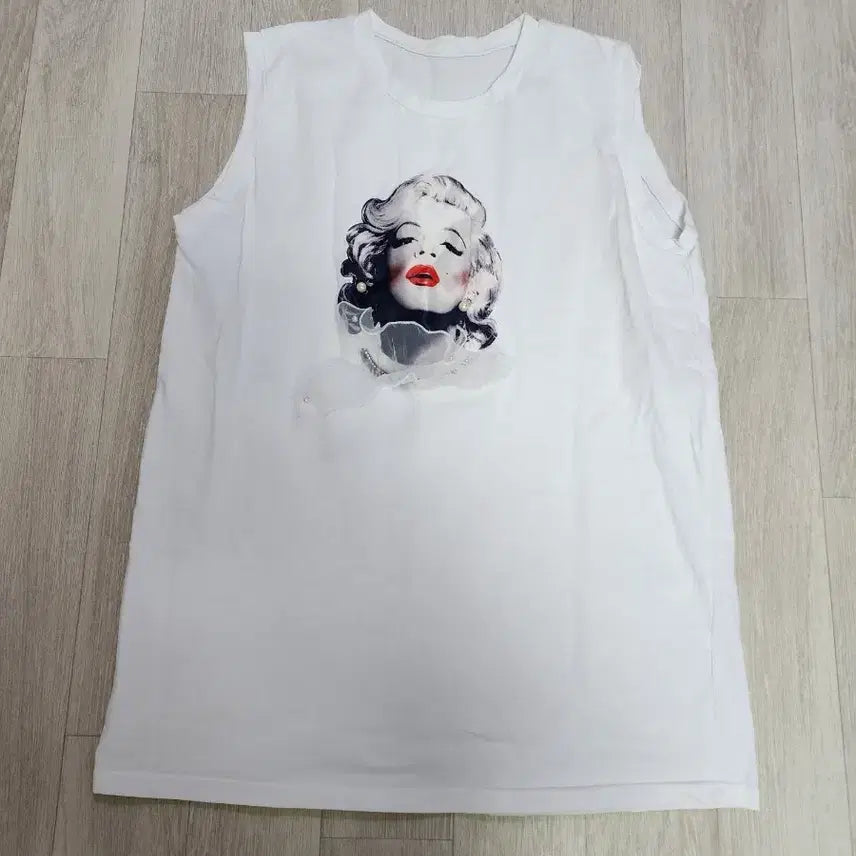 [BUNJANG] Marilyn Monroe Sleeveless T-Shirt / 마릴린먼로 민소매 티셔츠