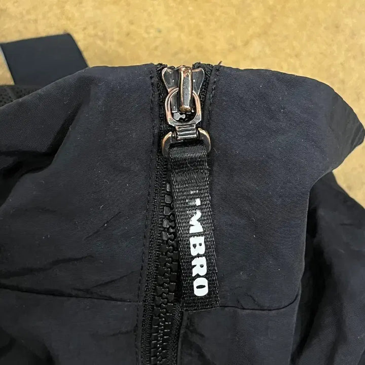 [SOLD OUT] [정품/L] 엄브로 블랙 바람막이 점퍼