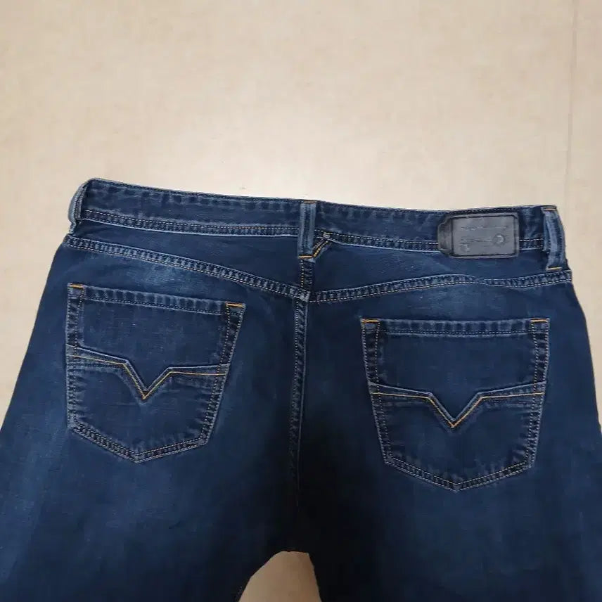 [SOLD OUT] 디젤 청바지 남성 데님 팬츠