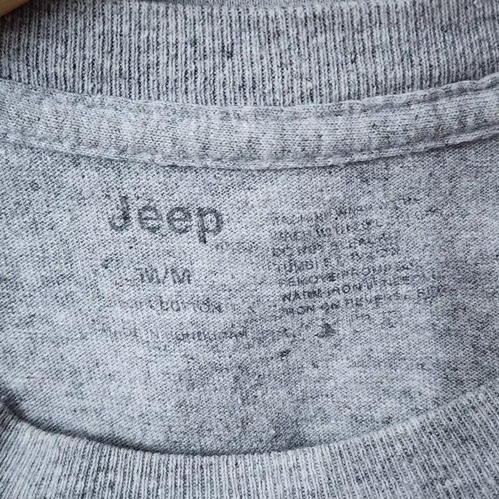 [BUNJANG] [M/L] 지프(JEEP) 로고 시그니처 그래픽 반팔 1.0 / [M/L] 지프(JEEP) 로고 시그니처 그래픽 반팔 1.0