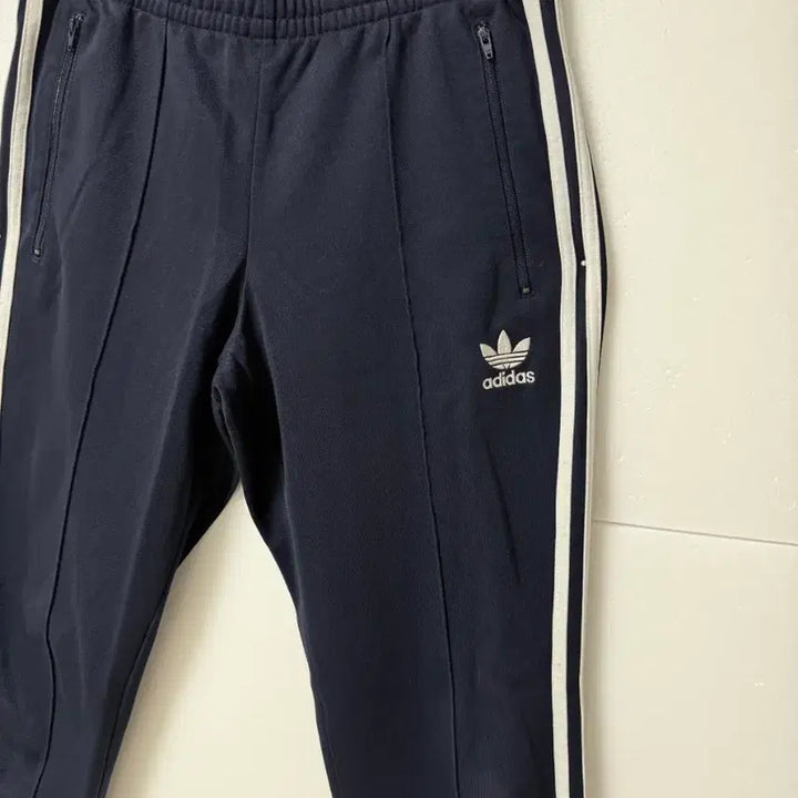 [BUNJANG] 아디다스(adidas) 유로파 트레이닝 팬츠 네이비M / 아디다스(adidas) 유로파 트레이닝 팬츠 네이비M