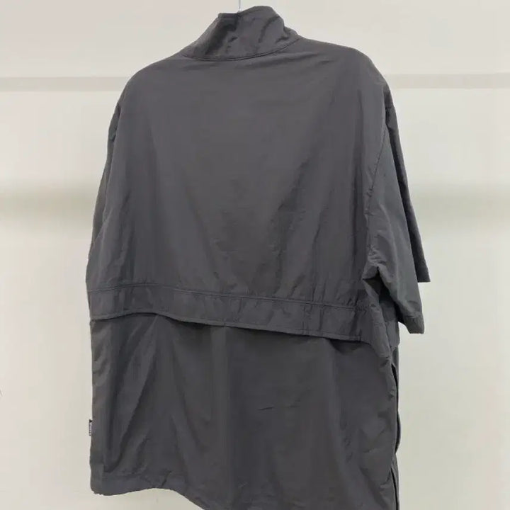 [SOLD OUT] [배럴] 차콜 아노락 반집업 반팔  (M 사이즈)
