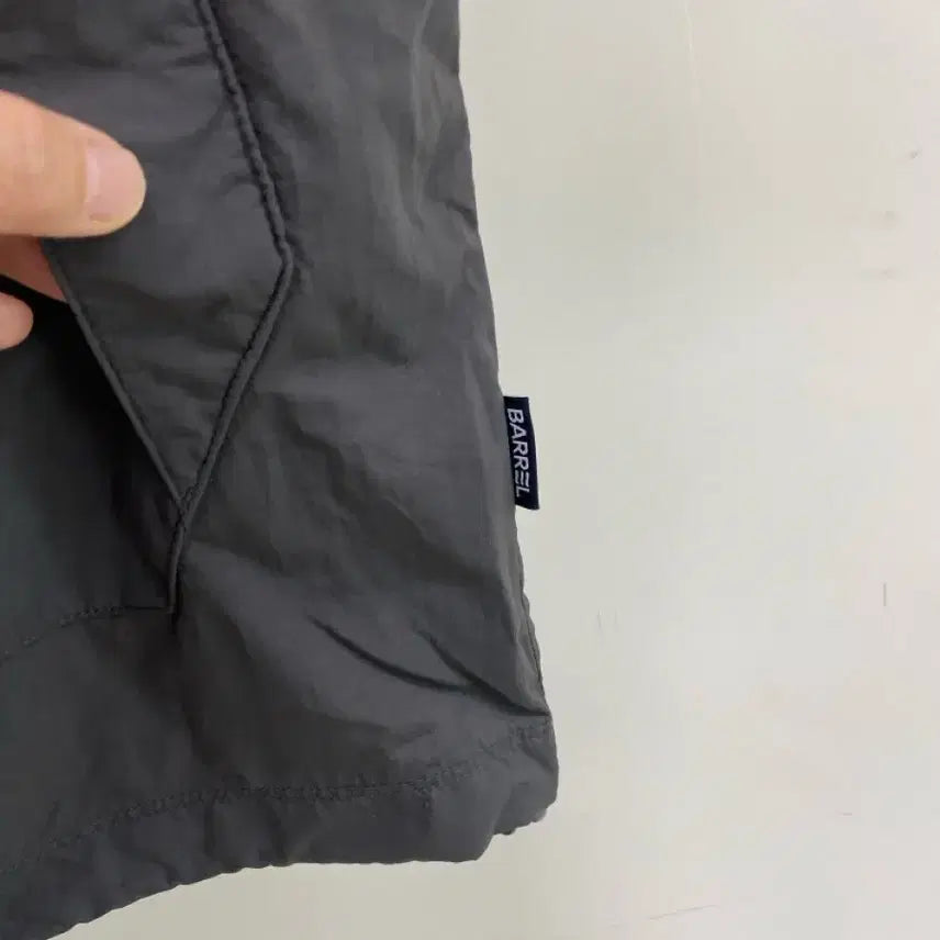 [SOLD OUT] [배럴] 차콜 아노락 반집업 반팔  (M 사이즈)