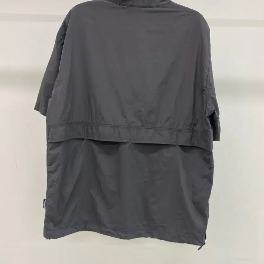 [SOLD OUT] [배럴] 차콜 아노락 반집업 반팔  (M 사이즈)